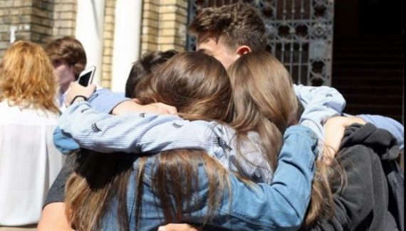 se anuleaza evaluarea natioanala la clasa a 8-a. Elevi bucurosi