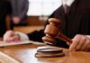 UPDATE în cazul fetei de 13 ani agresate de propria mamă. Femeia a fost plasată sub control judiciar
