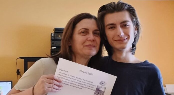 Mihai Ciurez cu mama sa