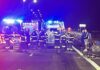 Accident pe Drumul Expres 12, în zona Negreni. Două autoutilitare s-au ciocnit, iar un tânăr a ajuns la spital/ FOTO