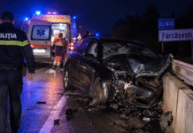 Tragedie pe șosea. Un tânăr de 20 de ani a murit după ce mașina pe care o conducea a lovit un parapet