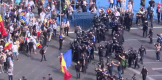 Bătăi la protestul ciobanilor din București. Manifestanții s-au confruntat cu jandarmii, care au folosit gaze lacrimogene/ FOTO