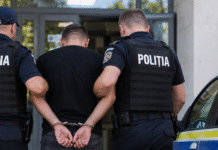 Polițist reținut pentru trafic de persoane și proxenetism. Ar fi folosit metoda „loverboy” și și-ar fi trimis victima să se prostitueze