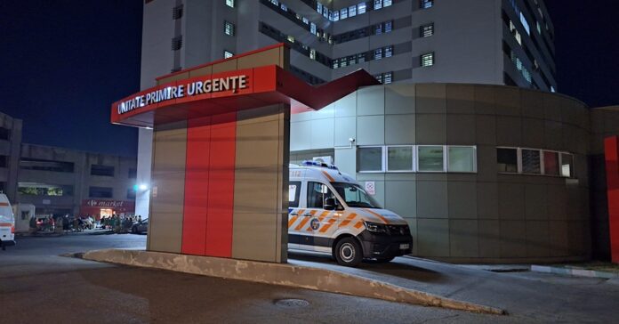 Ambulanta UPU Slatina noaptea-1