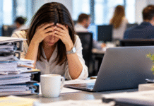 Salarii înghețate, stres și teama de concedieri. Ce se întâmplă cu angajații din România