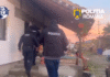 Un tânăr de 26 de ani, găsit mort după ce ar fi consumat droguri. Trei bărbați, arestați într-un dosar DIICOT/ VIDEO